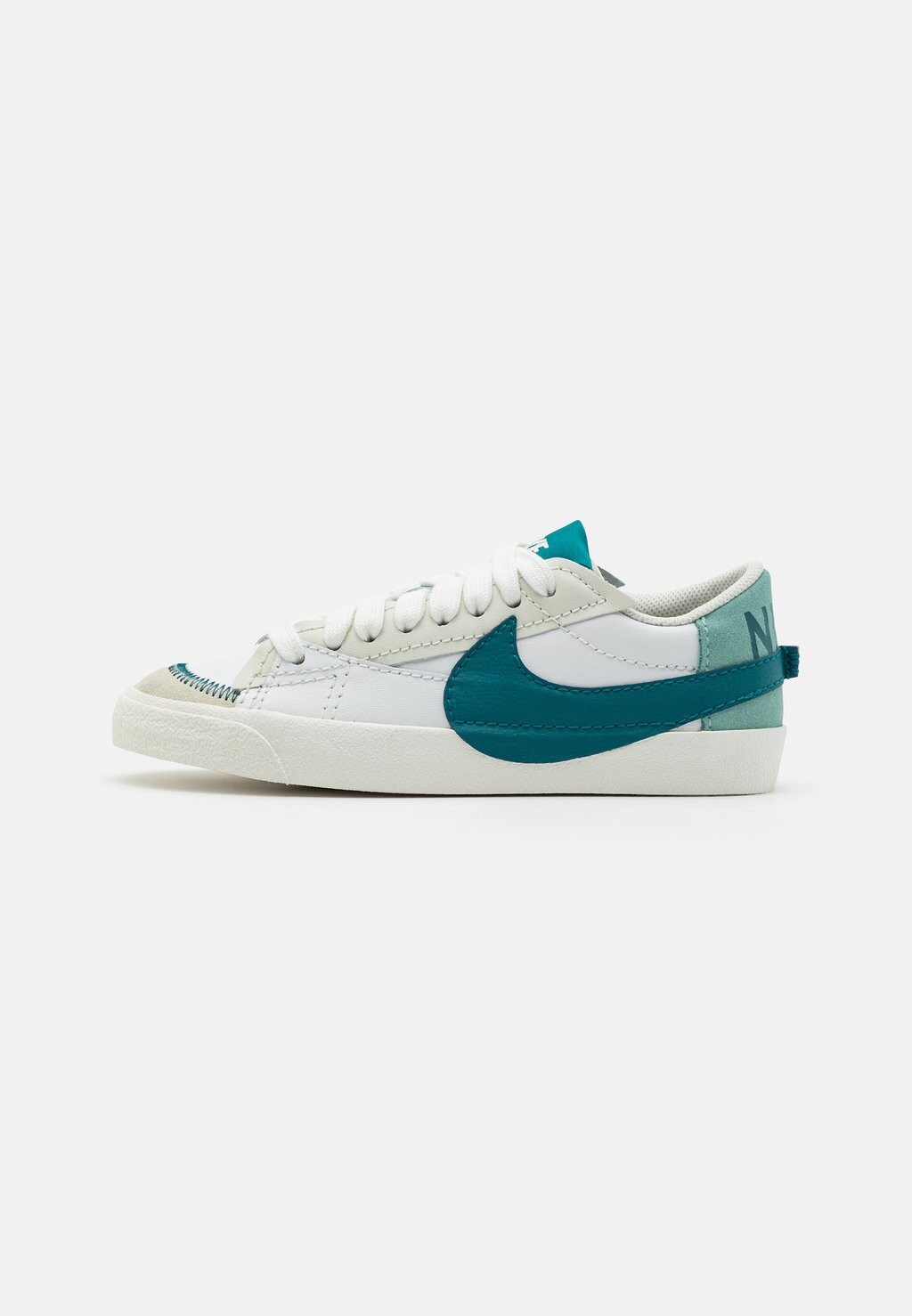 

Кроссовки Nike