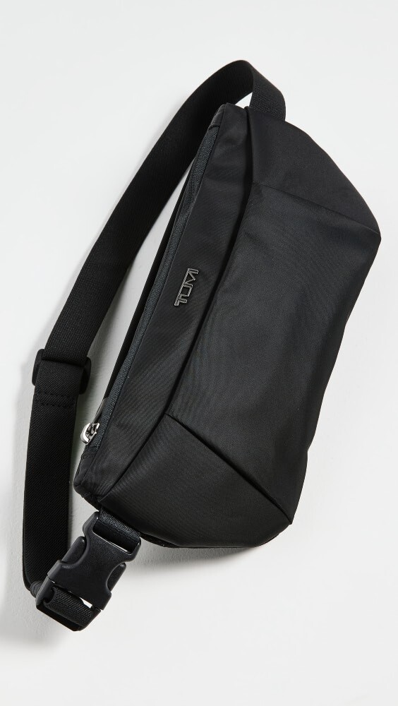 

Поясная сумка TUMI Loha Slim Hip Bag, черный