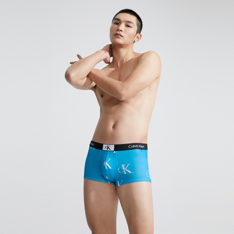 

Нижнее белье Calvin Klein мужское, белый / черный