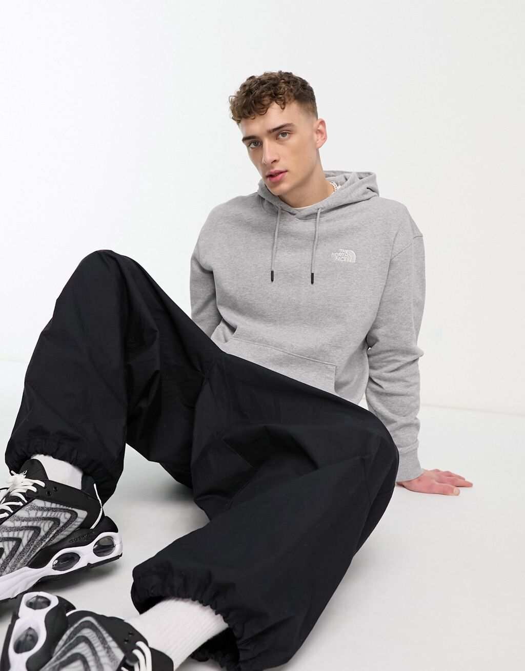 

Серая толстовка оверсайз The North Face Essential эксклюзивно на ASOS
