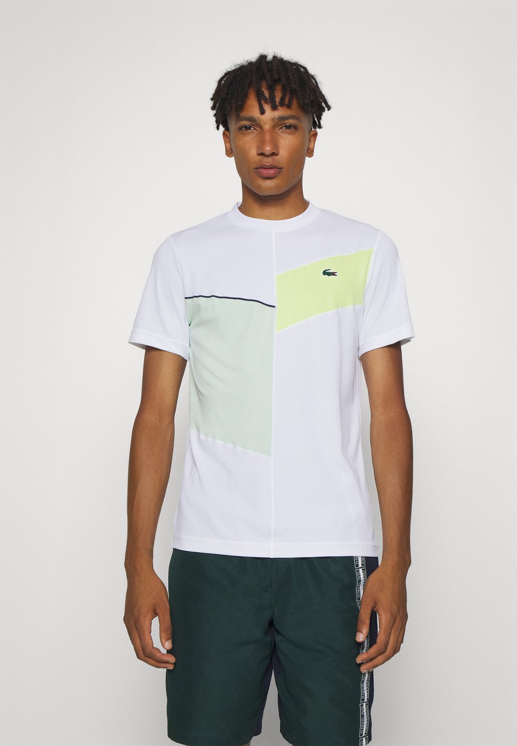 

Спортивная футболка Tennis Tour Lacoste, цвет blanc/jaune fluo/vert