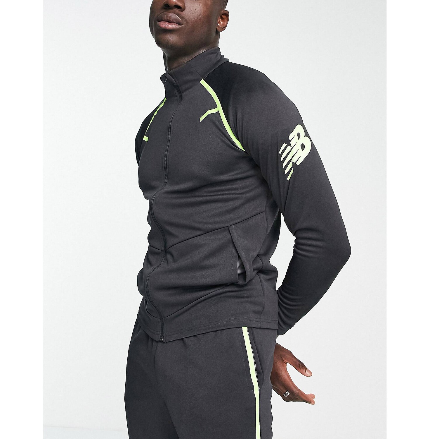

Черная футбольная куртка на молнии New Balance Tenacity Grit