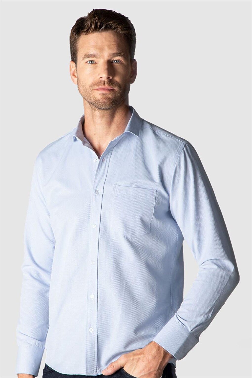 цена Мужская рубашка классического кроя с рисунком TUDORS, синий