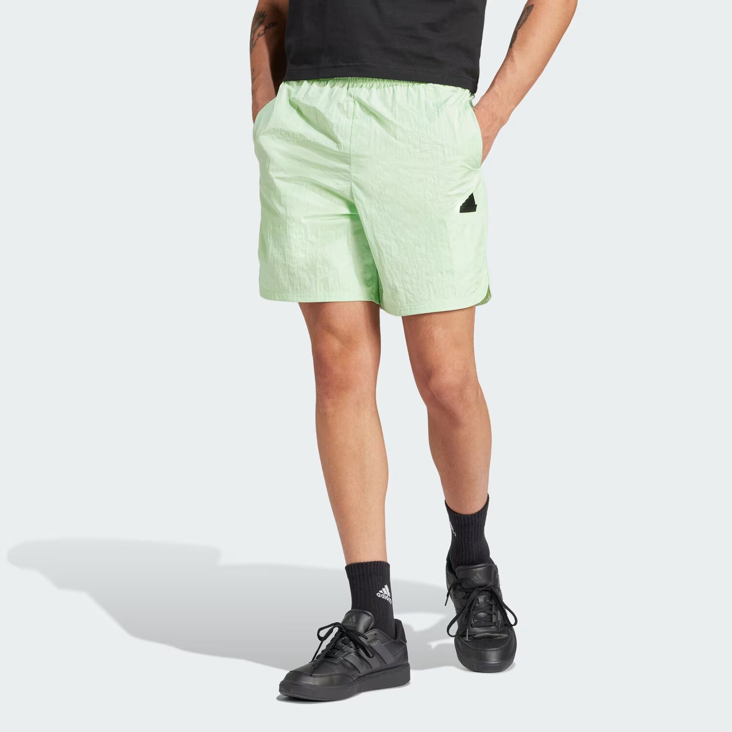 

Шорты для побега из города Adidas, цвет Semi Green Spark