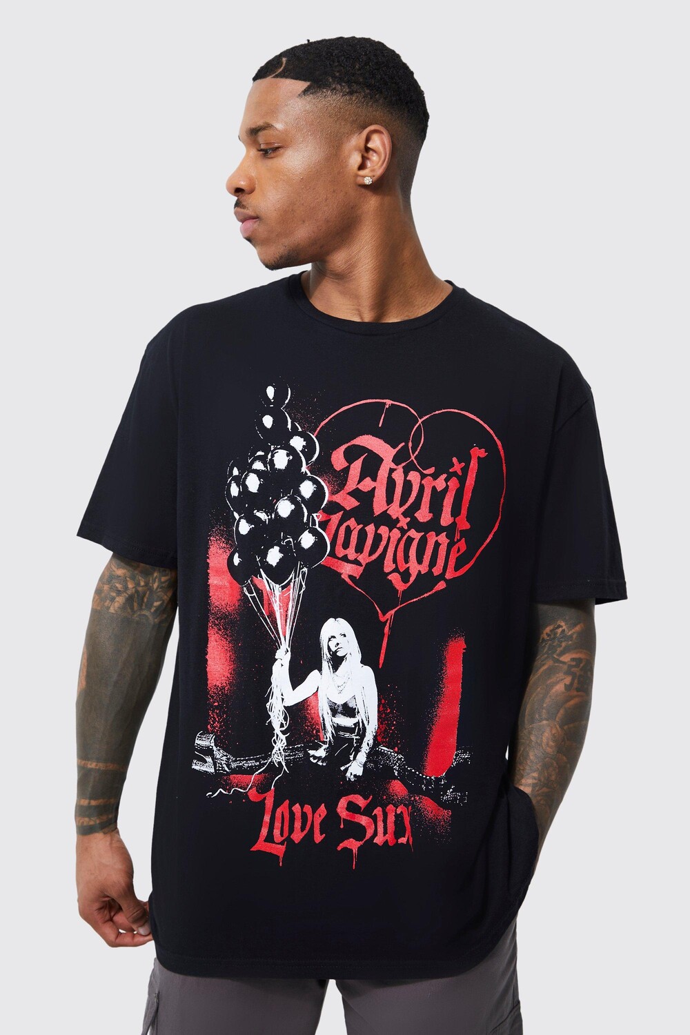

Футболка оверсайз лицензия avril lavigne Boohoo, черный