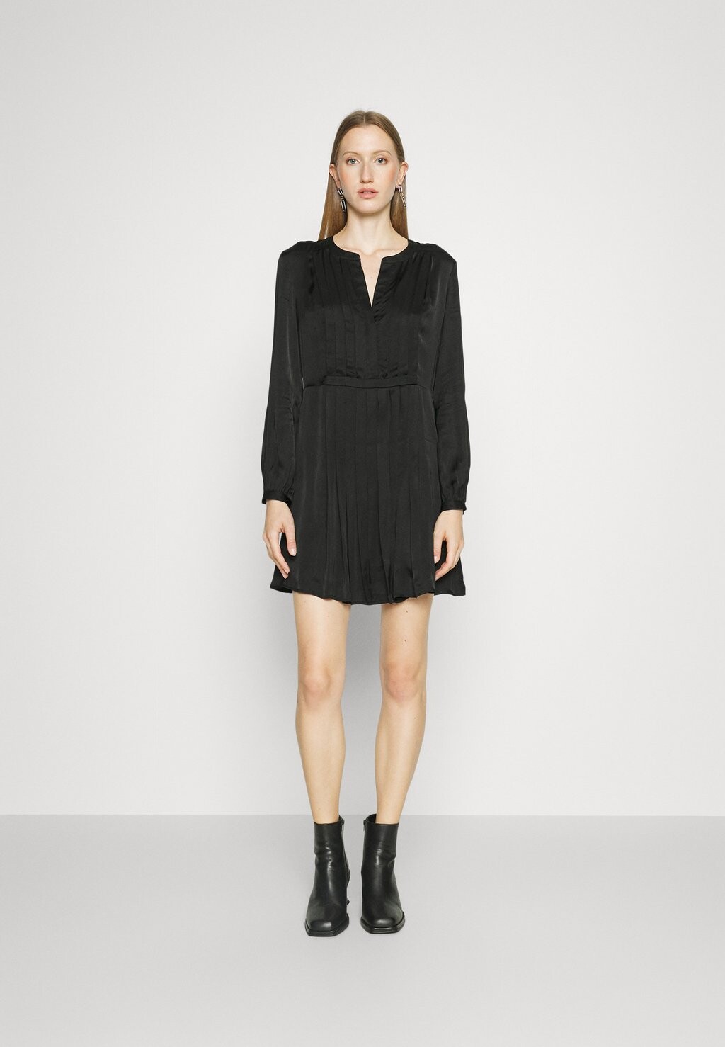 

Летнее платье The Kooples, черный