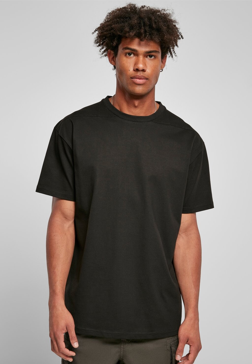 

Футболка базовая CURVED Urban Classics, цвет black