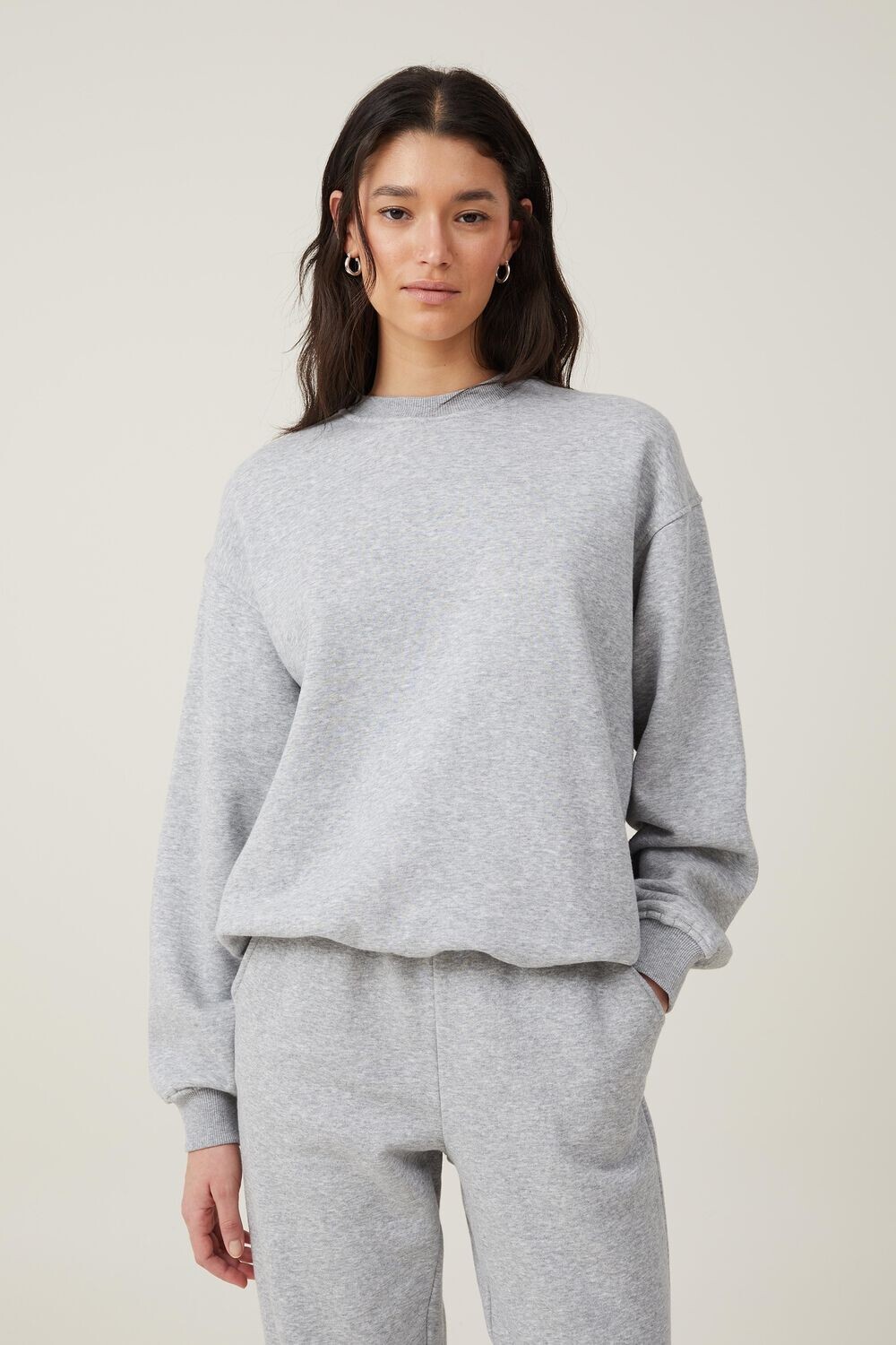 

Классический свитшот с круглым вырезом Cotton On