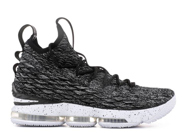 Black and white sales lebron 15