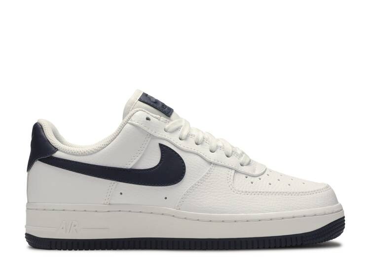 

Кроссовки Nike WMNS AIR FORCE 1 07 'WHITE OBSIDIAN', белый