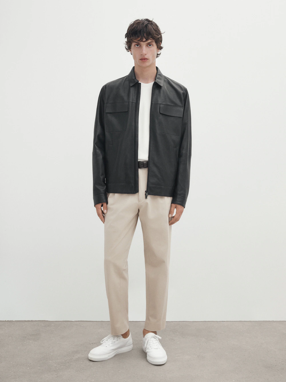 

Черная куртка из кожи наппа с карманами Massimo Dutti, черный