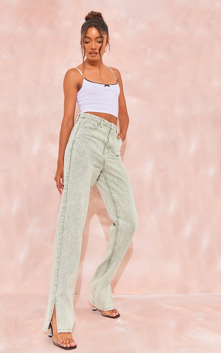 

PrettyLittleThing Высокие потертые зеленые джинсы с разрезом по низу