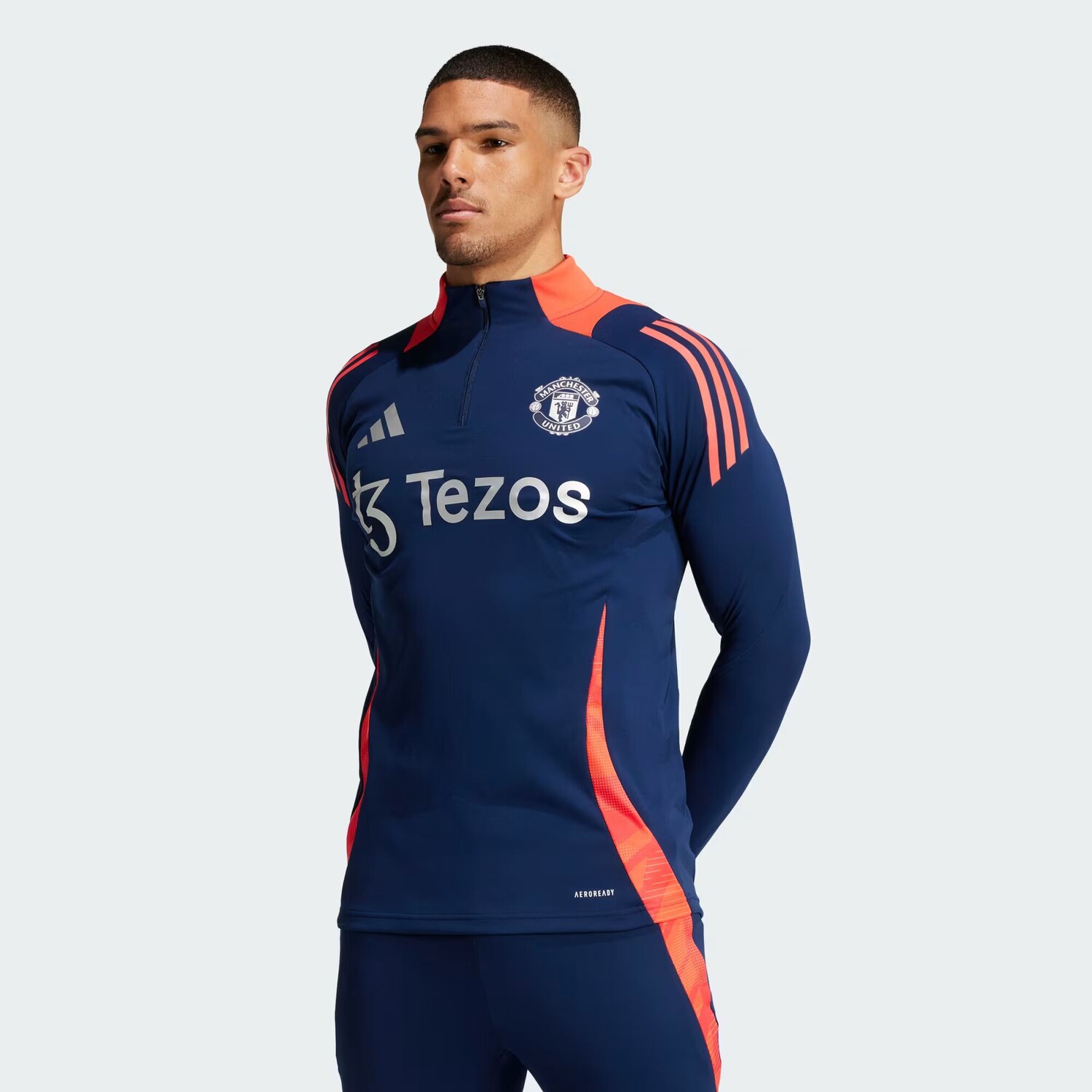 

Тренировочная футболка Manchester United Tiro 24 Adidas, цвет Night Indigo/Bright Red