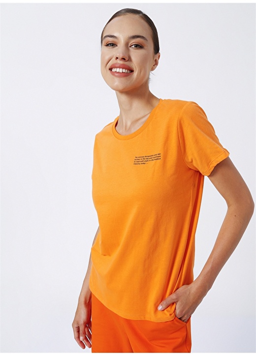 Простая женская желтая футболка Aeropostale
