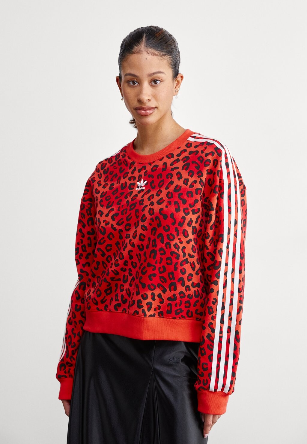 

Толстовка Crew adidas Originals, цвет bright red