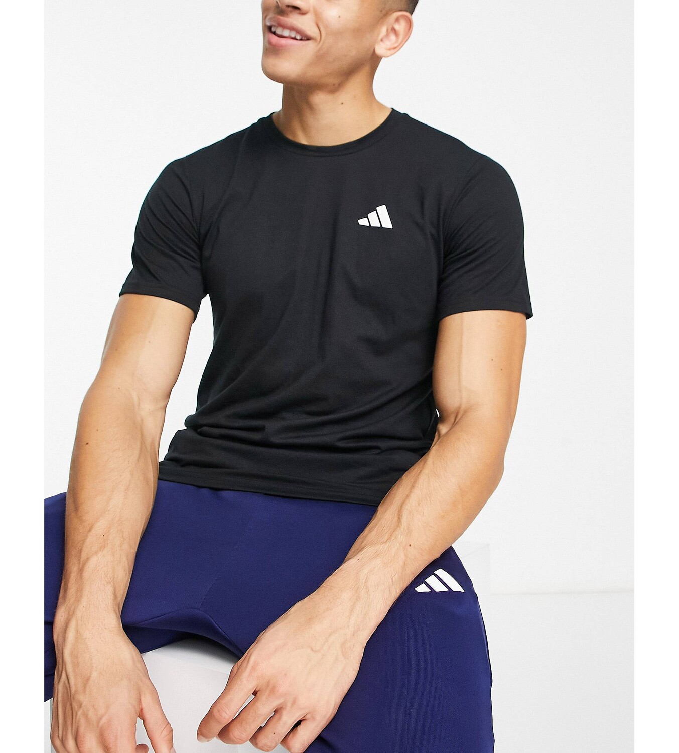 

Черная футболка adidas Training Train Essentials adidas performance, Черный