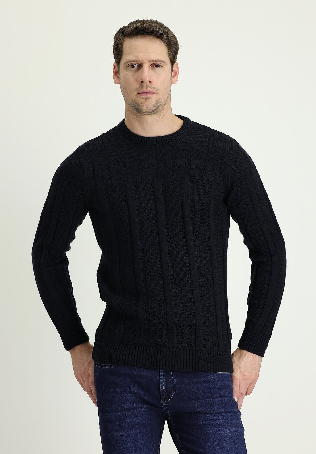 

Вязаный свитер RUNDHALSAUSSCHNITT REGULAR FIT GEMUSTERT Kigili, цвет dark navy blue