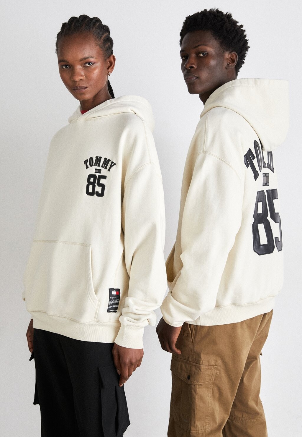 

Толстовка Tommy Jeans АРХИВНАЯ ХУДИ С ГРАФИКОЙ УНИСЕКС, цвет antique ivory