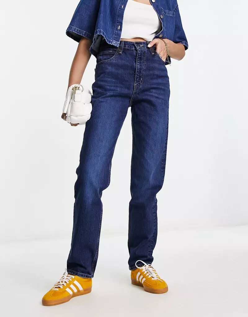 Прямые джинсы узкого кроя в стиле 70-х Levi's синего цвета с завышенной талией