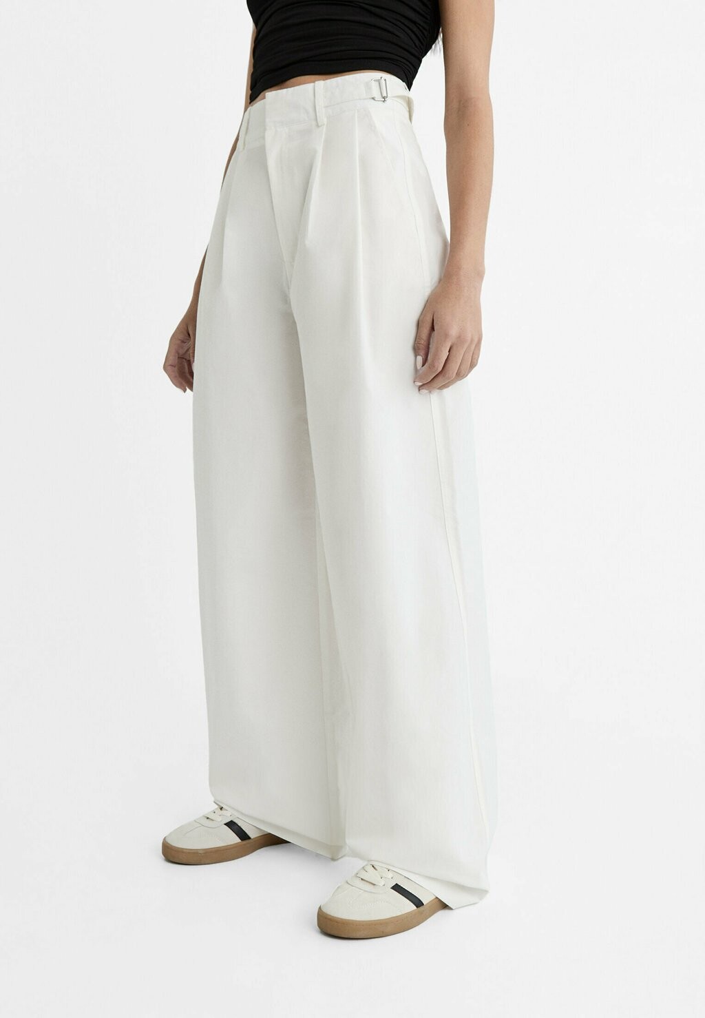 

Брюки SUPER WIDE ADJUSTABLE Stradivarius, цвет white