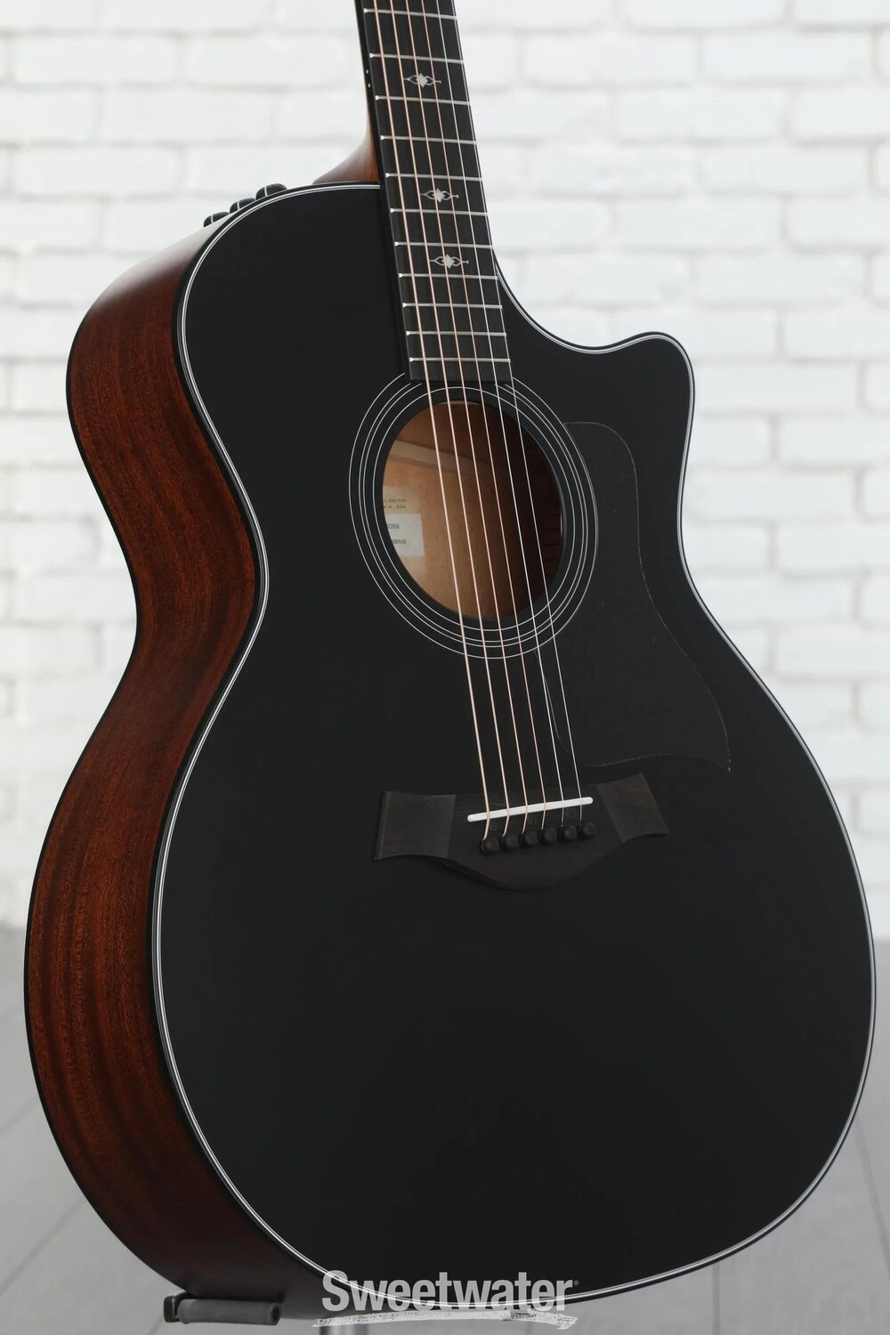 

Акустически-электрическая гитара Taylor 324ce Blacktop LTD — эксклюзивно для Sweetwater
