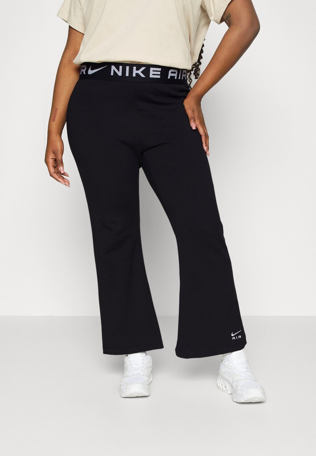 

Низ спортивного костюма Nike