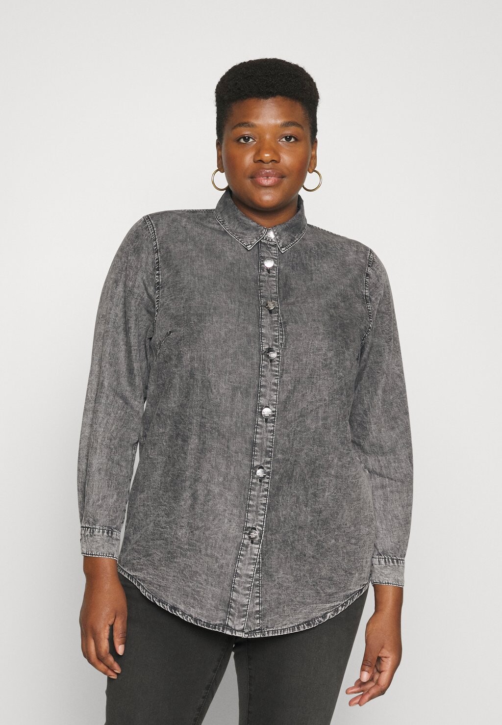 

Рубашка ONLY Carmakoma CARLEA LIFE, цвет black denim