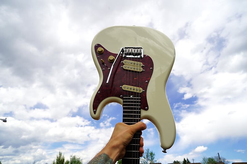 

Электрогитара Schecter DIAMOND SERIES MV-6 - Olympic White 6-String Electric Guitar