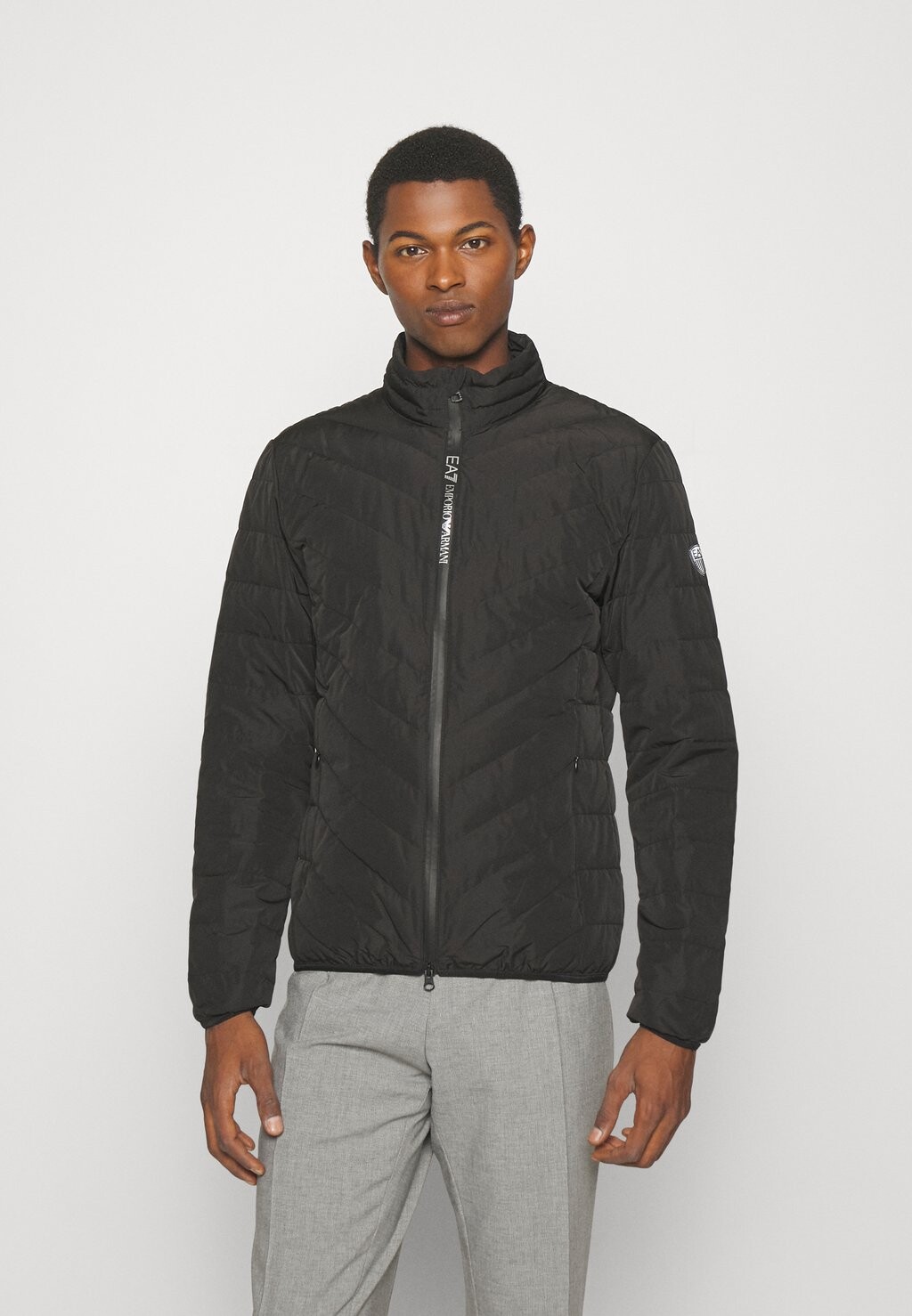 

Пуховик Armani Emporio