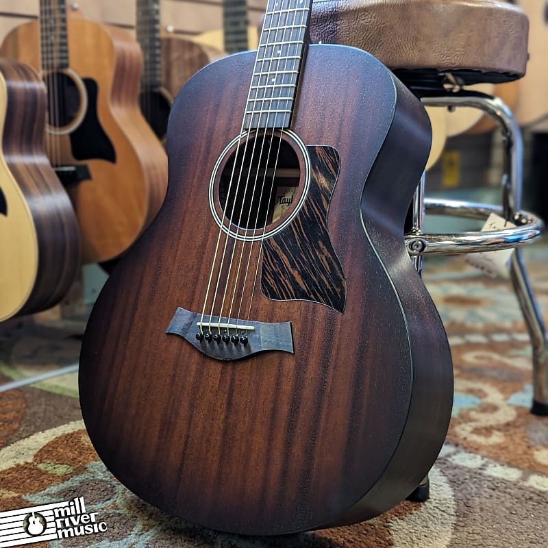 

Акустическая гитара Taylor American Dream AD26e Baritone 6 Special Edition Acoustic/Electric Guitar