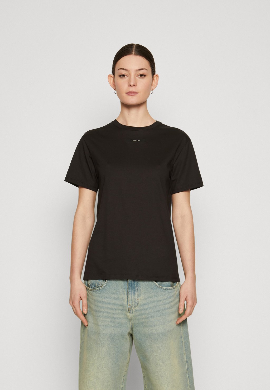 цена Базовая футболка MICRO LOGO Calvin Klein, черный