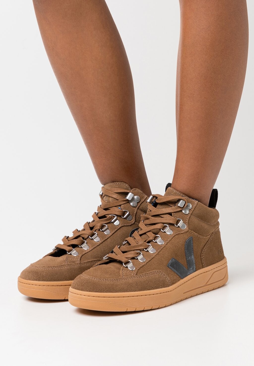 

Высокие кроссовки Veja, коричневый