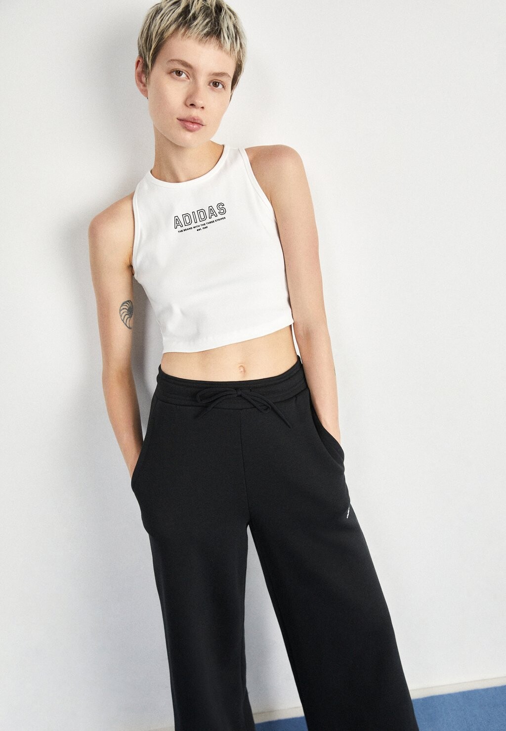 

Топ adidas Sportswear, белый