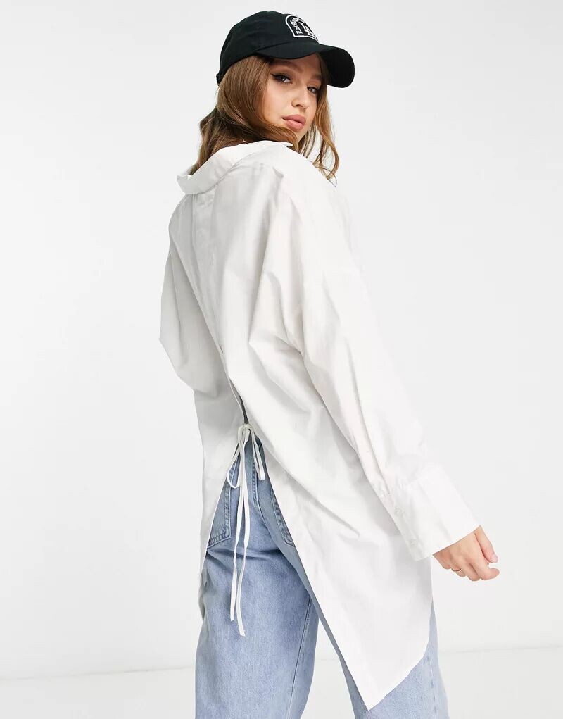 

Белая удлиненная рубашка Vero Moda Aware с открытым галстуком на спине