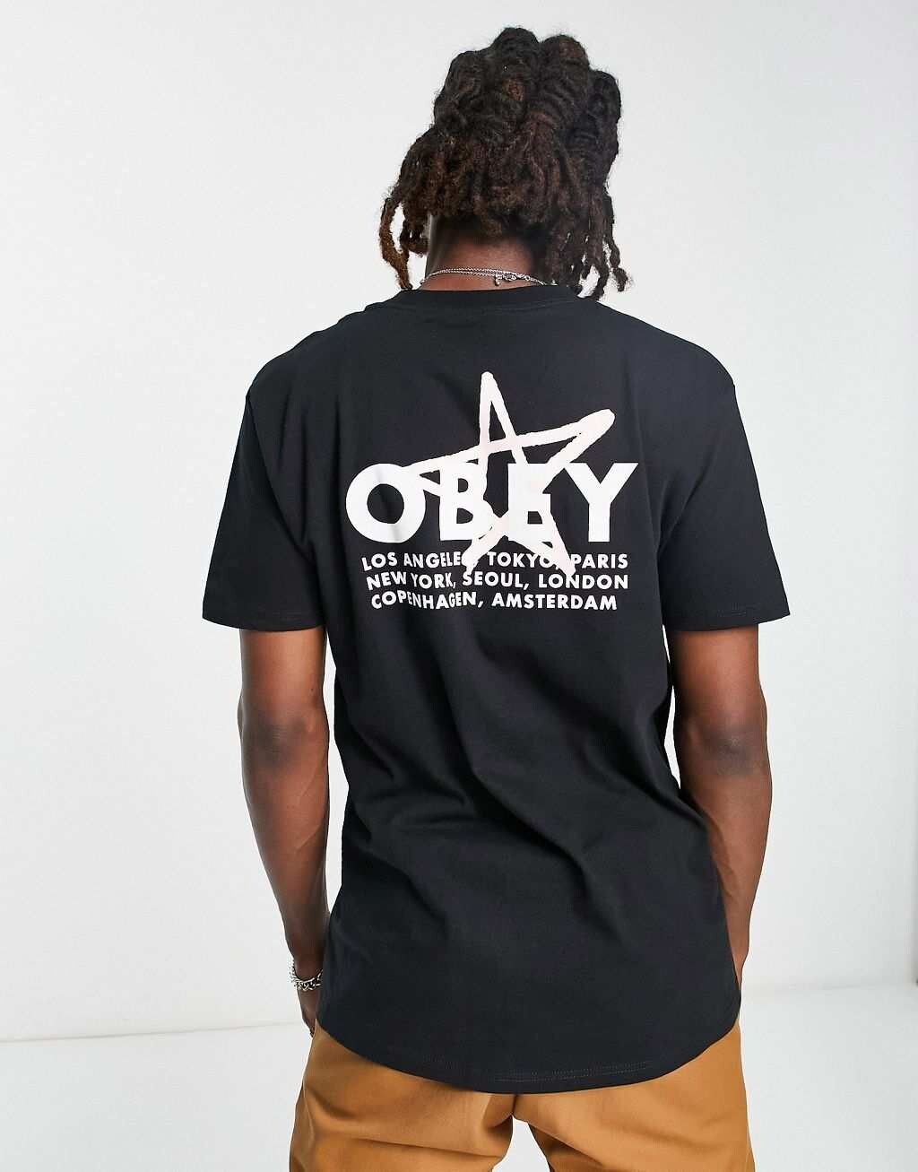 

Черная футболка с принтом Obey City Star