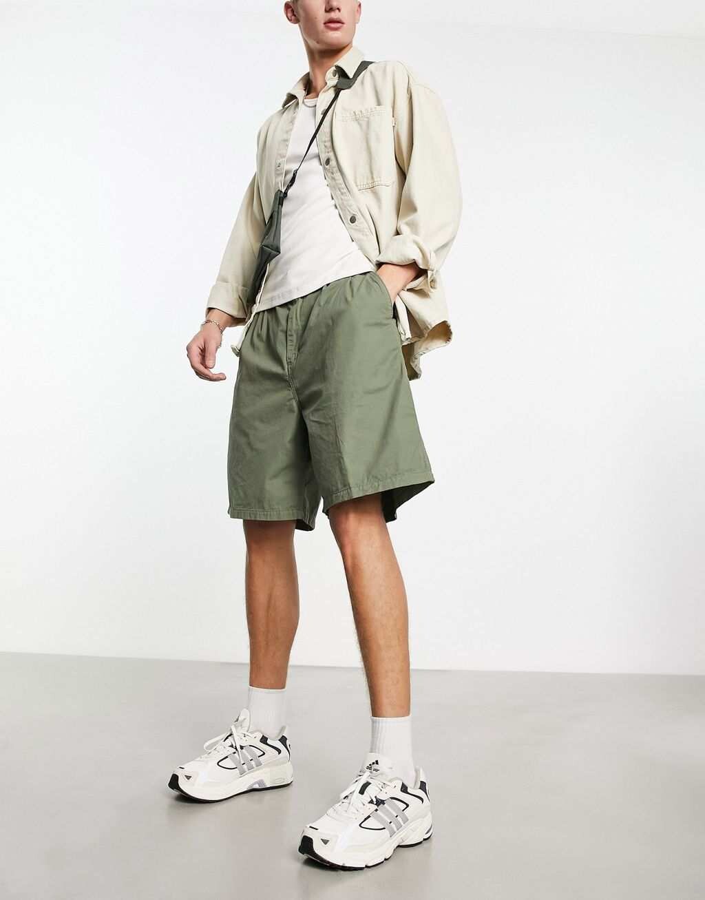 

Зеленые шорты чинос свободного кроя Carhartt WIP colston