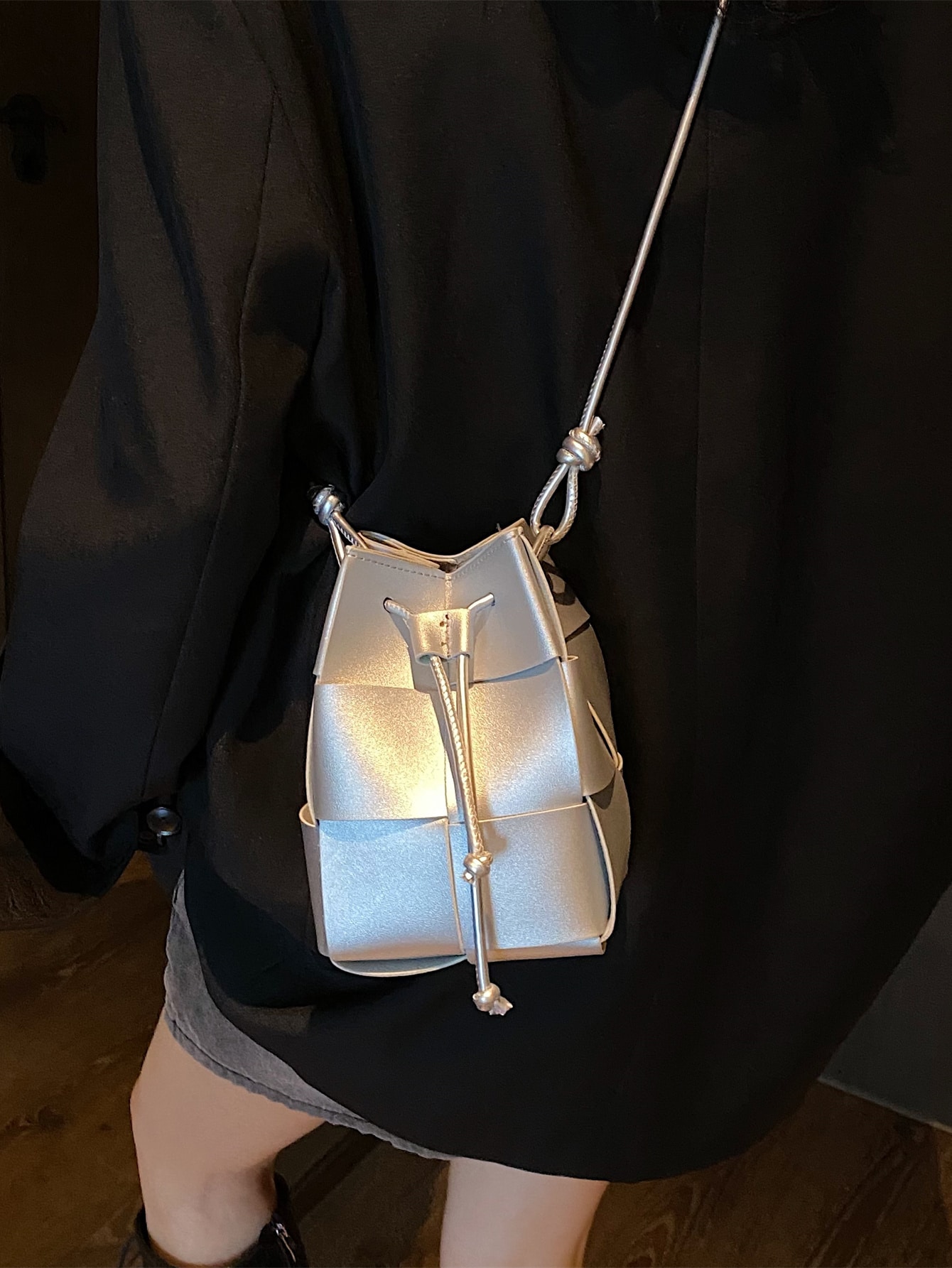Мини-Повседневная сумка через плечо с тканой текстурой и шнурком, серебро