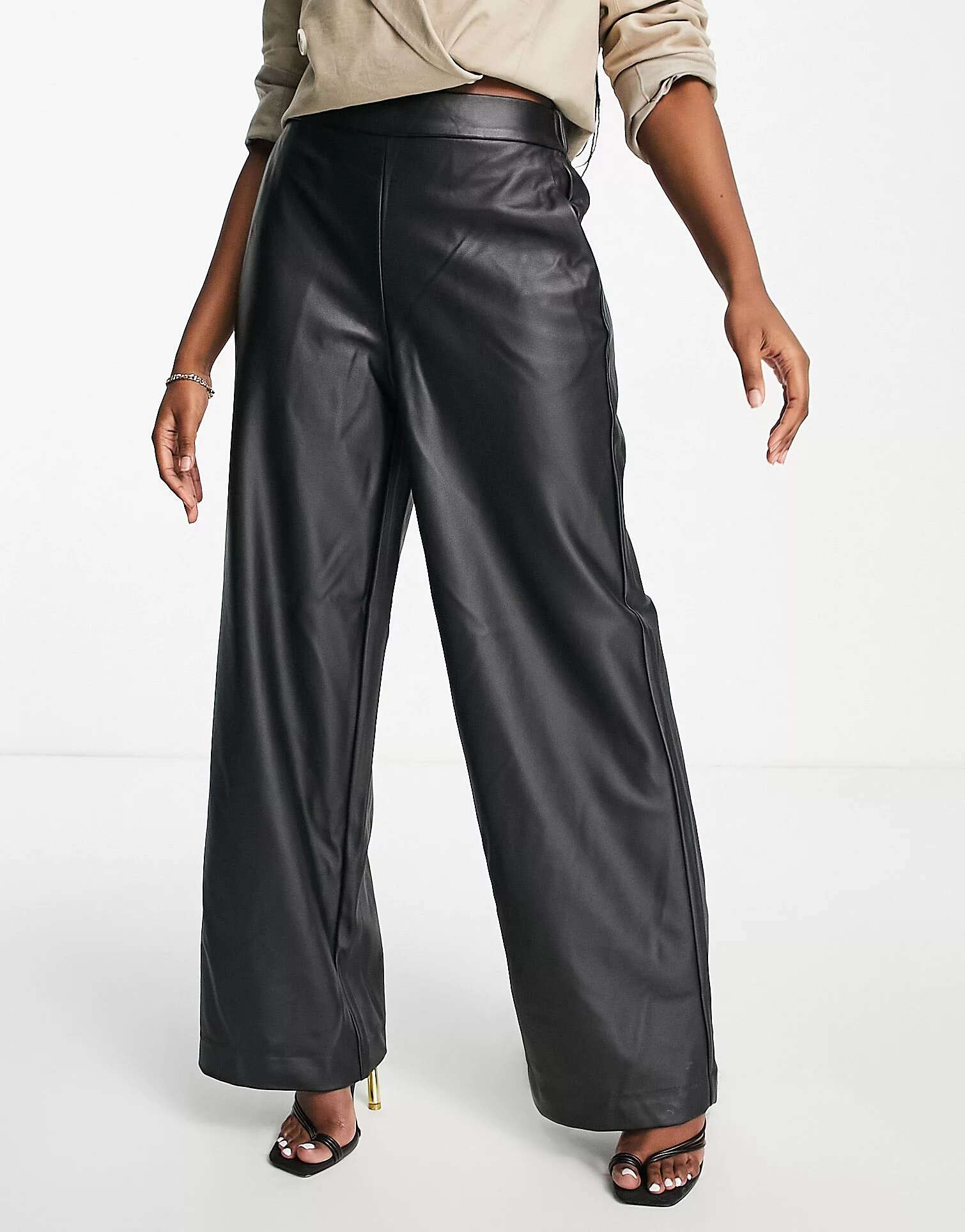 Черные кожаные широкие брюки Vero Moda