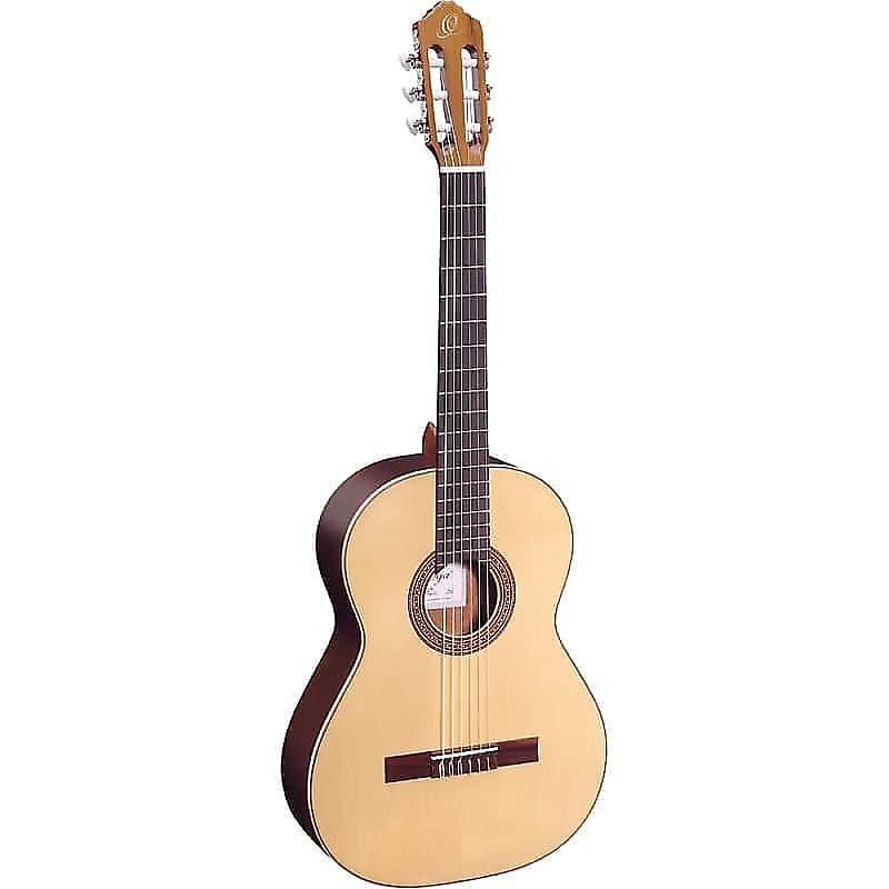 Акустическая гитара Ortega Guitars R210 Traditional Series Spruce Top Nylon String Acoustic Guitar w/ Gig Bag & Video