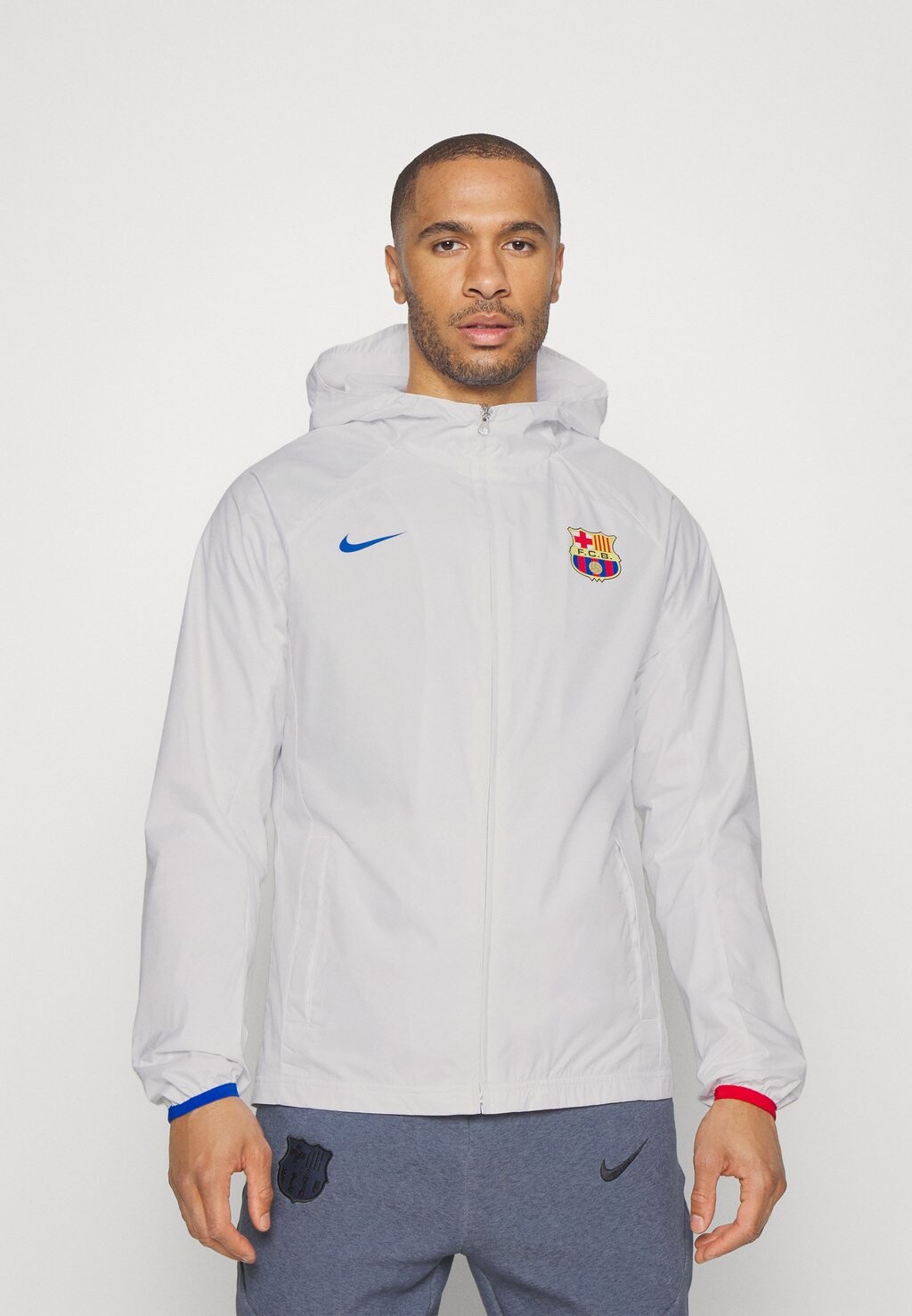 

Спортивная куртка Nike