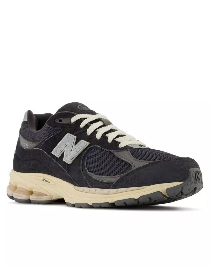 

Черные кроссовки New Balance 2002R, Черный