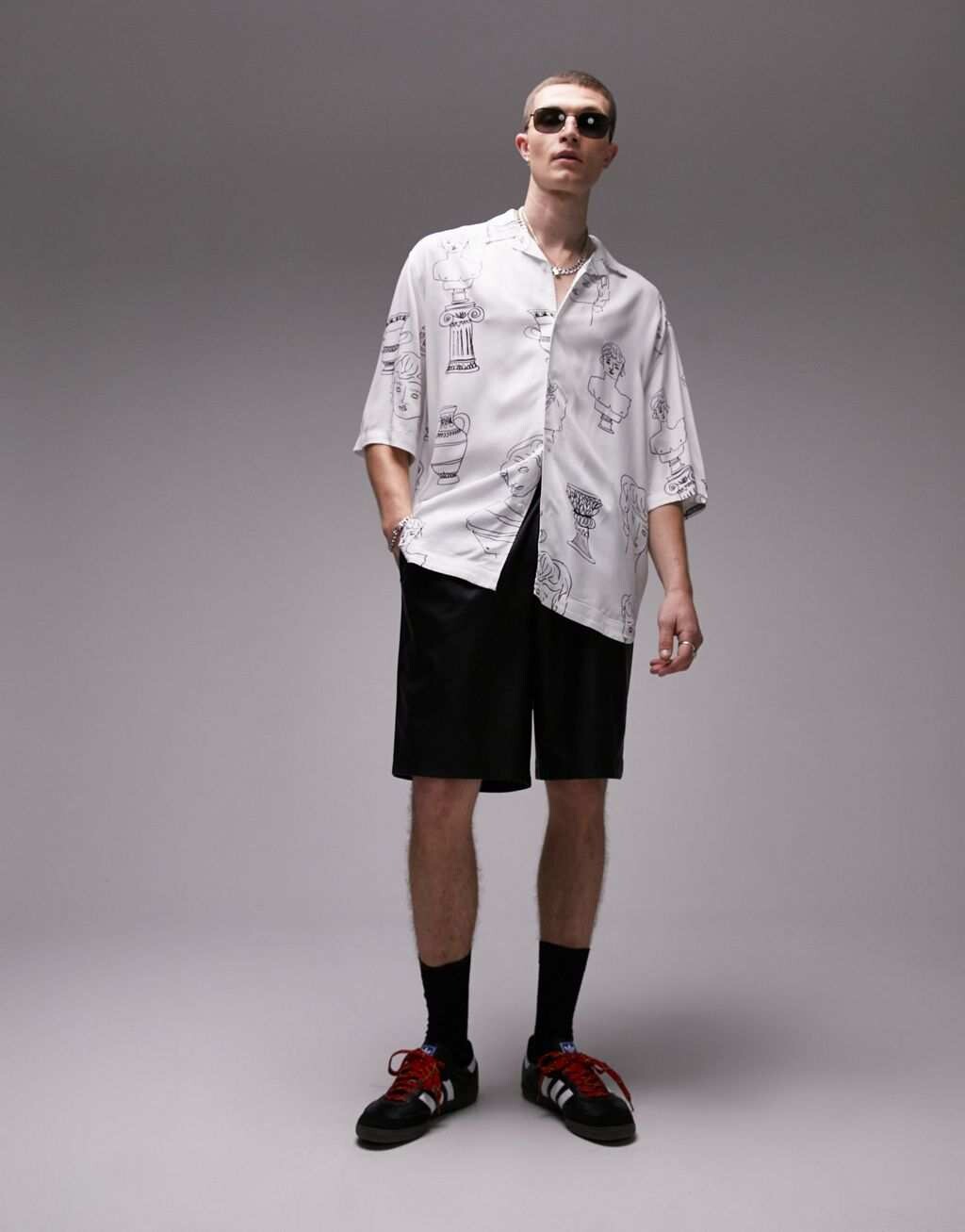 

Белая свободная рубашка с греческим принтом с короткими рукавами Topman