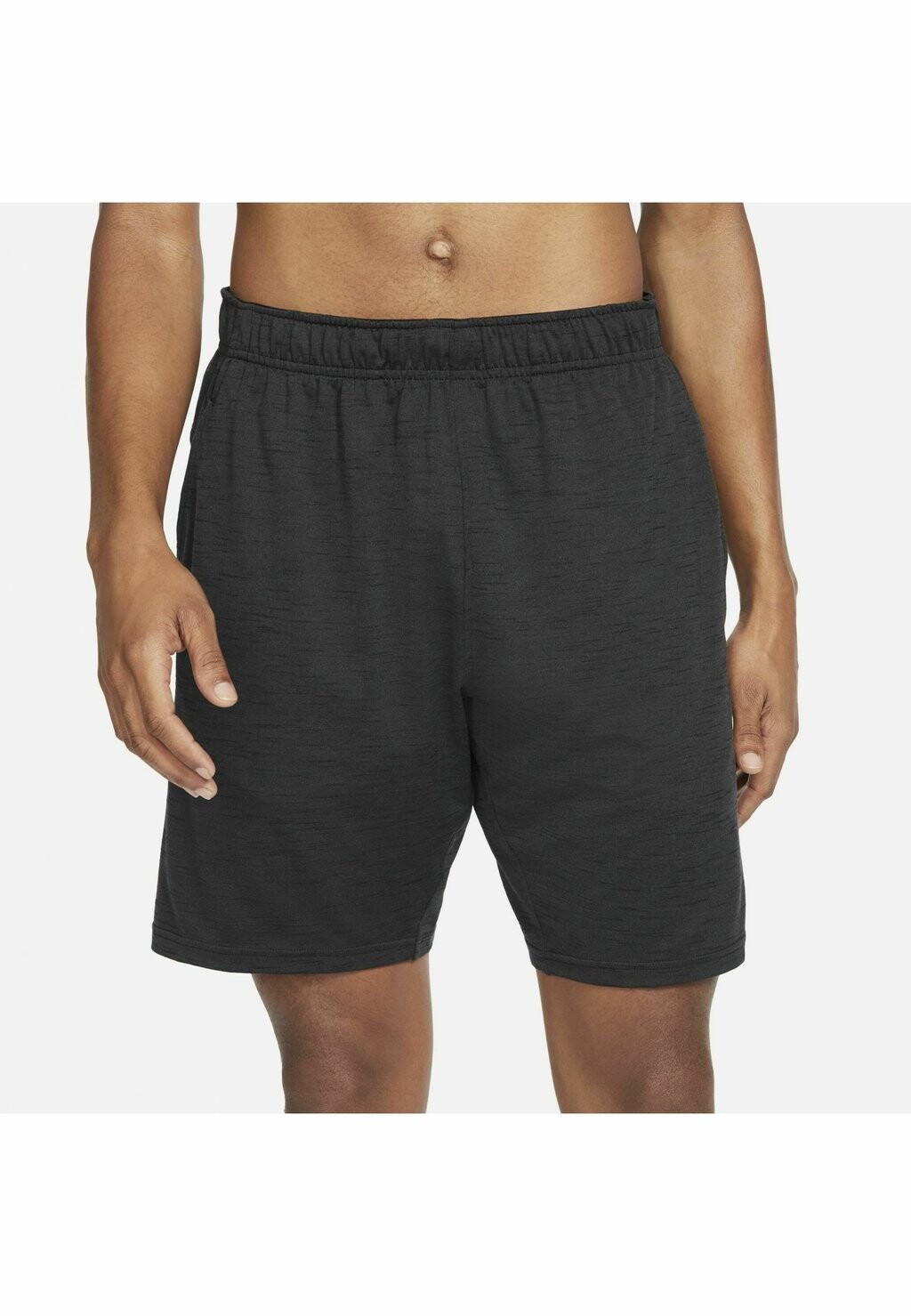 

Спортивные шорты Nike