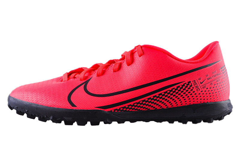 

Низкие футбольные бутсы Nike Mercurial Vapor 13 Club красный/черный