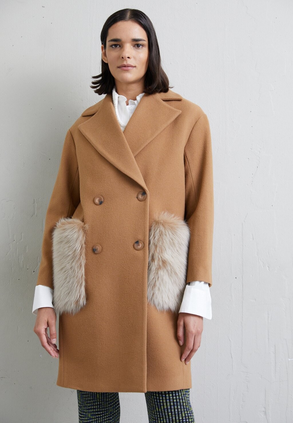 

Пальто классическое MADISON COAT WITH SHEARLING POCKETS STUDIO ID, коричневый