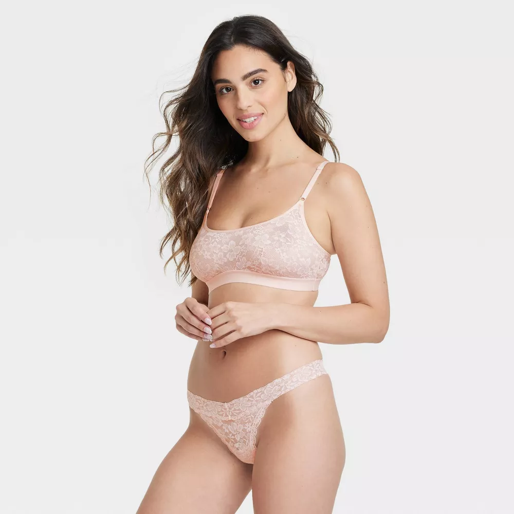 

Женские стринги из кружева Allover - Auden, цвет Baby Pink