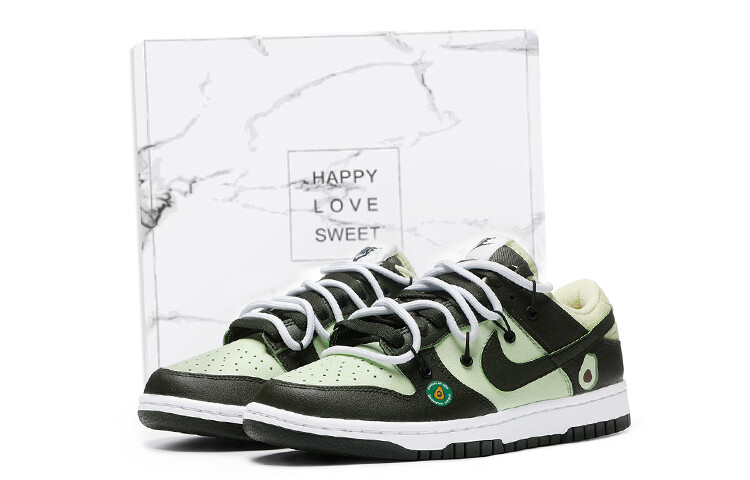 

Женские туфли Nike Dunk Low Skate