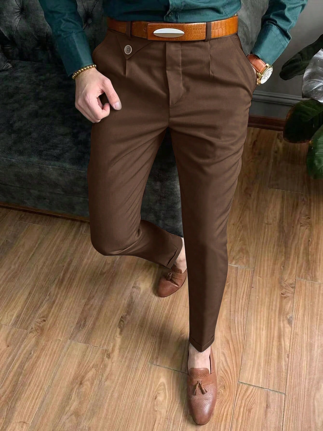 цена Мужские однотонные классические брюки со складками Manfinity Mode, кофейный коричневый