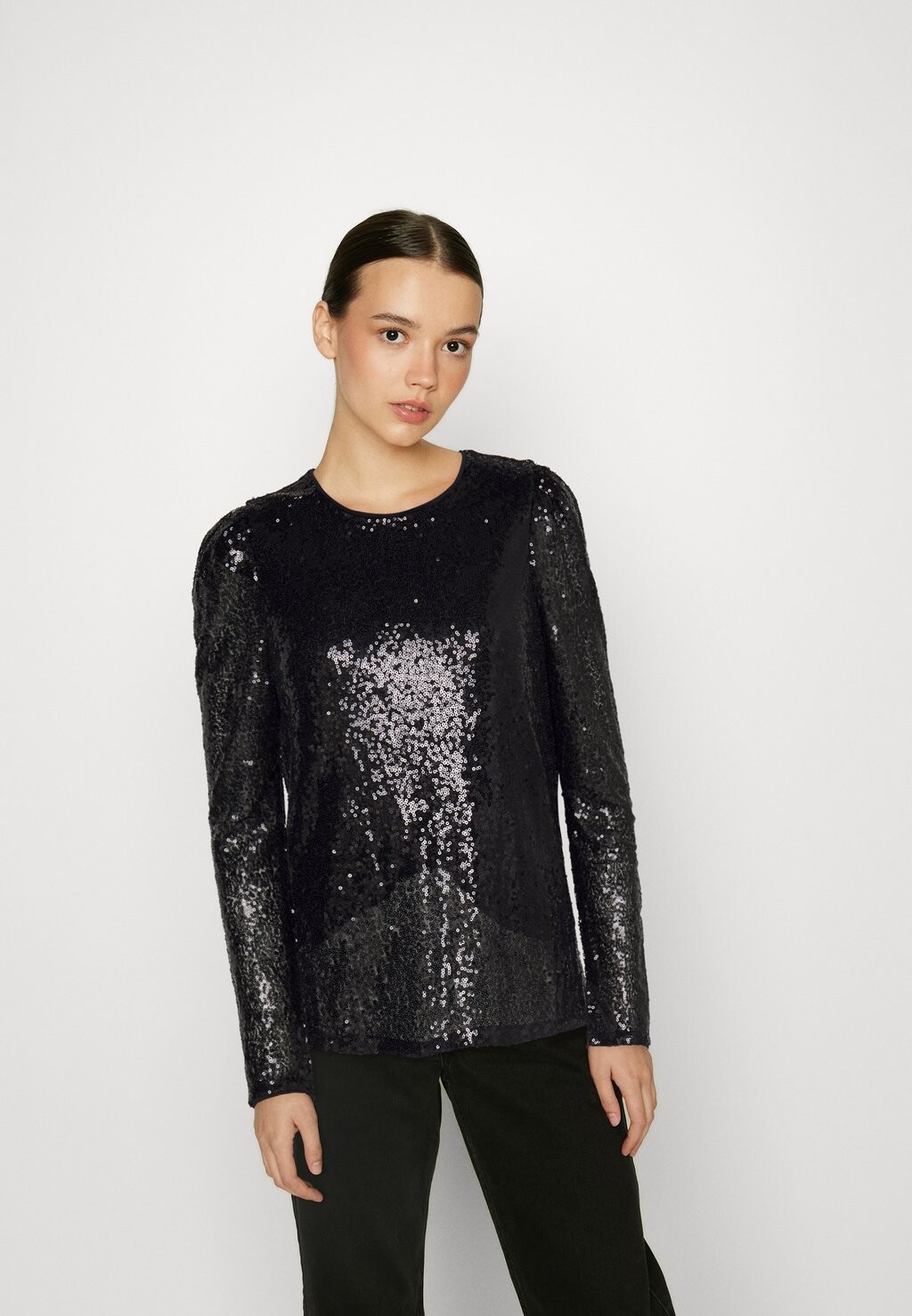 

Блузка Vero Moda с пайетками, черный