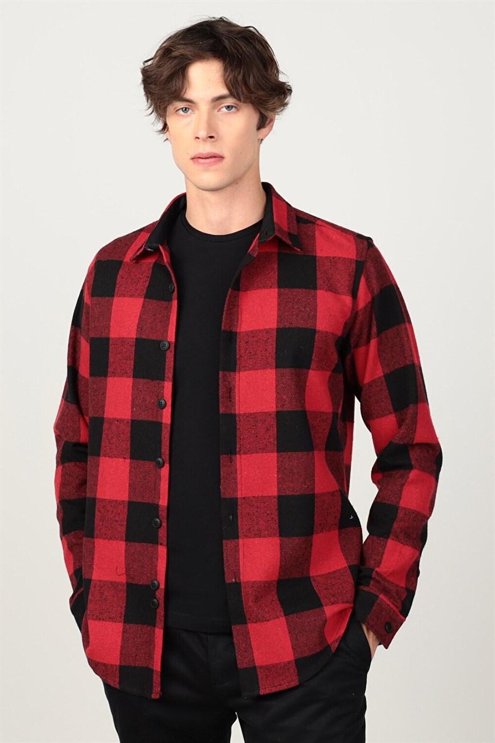 

Приталенная мужская зимняя клетчатая рубашка Lumberjack бордово-красного цвета TUDORS